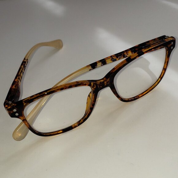 Tortoise Shell Women's Glasses - Picture 1 of 9